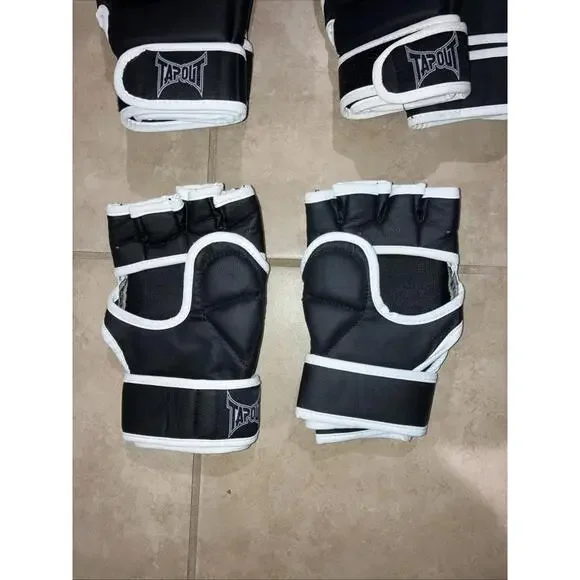 LOT OF 6 Pair VINTAGE TAPOUT MMA UFC GLOVES Black NEW “LOOK”